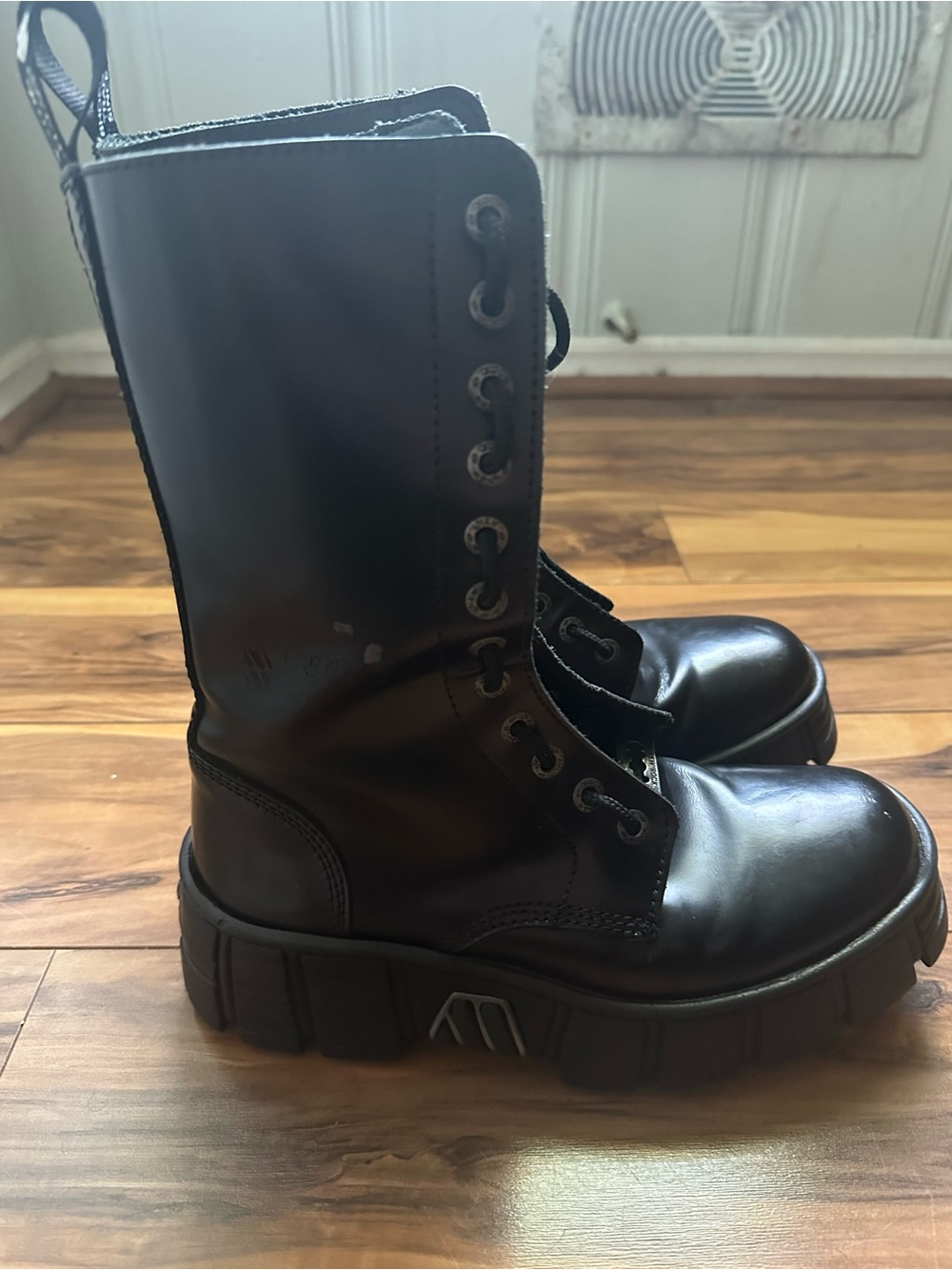 EUC New Rock M-Wall027N-C2 Lace-Up Mid-Calf Combat Boots